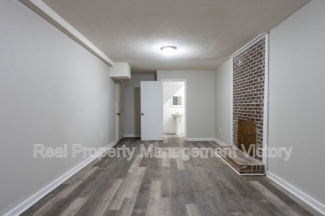 Building Photo - 1216 Huffman Rd