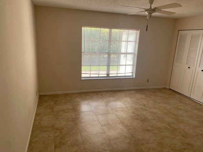 Building Photo - 442 Franconia Cir