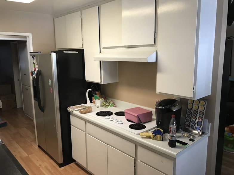 Condo Kitchen - 12200 Montecito Rd