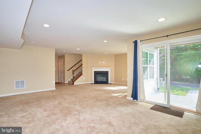 Building Photo - 41625 Broxbourne Terrace