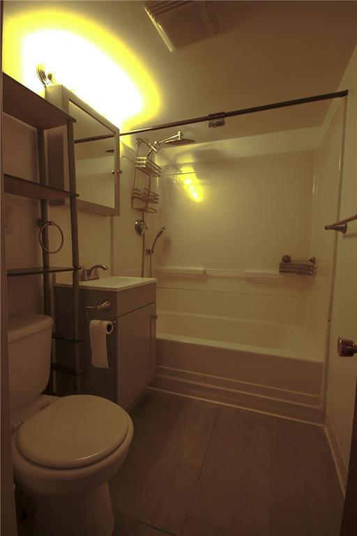 Building Photo - 177 Boyden St