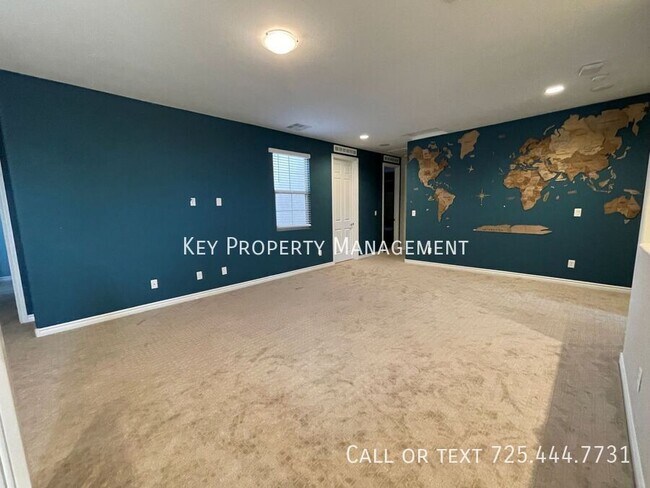 Building Photo - SPACIOUS AND UPGRADED 4 BEDROOM HOME NEAR ...