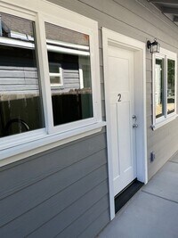 Building Photo - 485 E 6th St