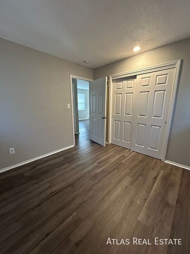 Building Photo - 9616-9618 E 23rd St S-9618