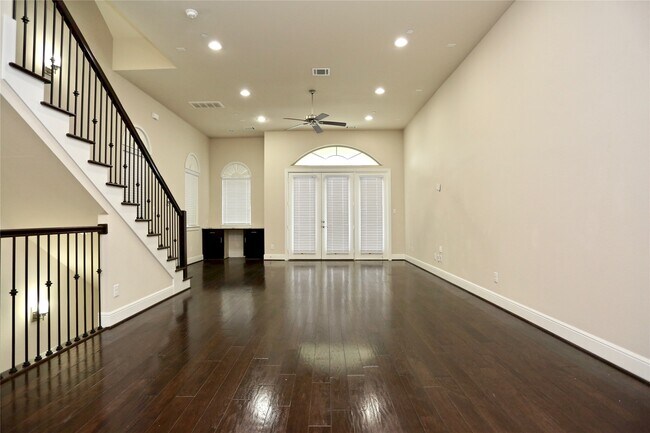 Building Photo - 4009 Lillian St
