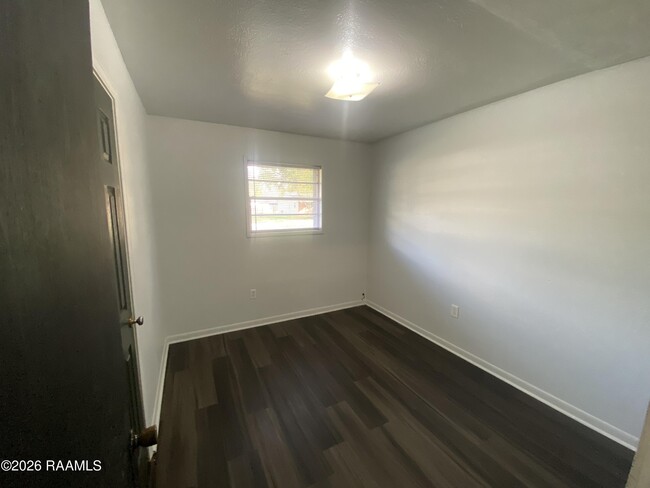 Building Photo - 719 Bluebell St