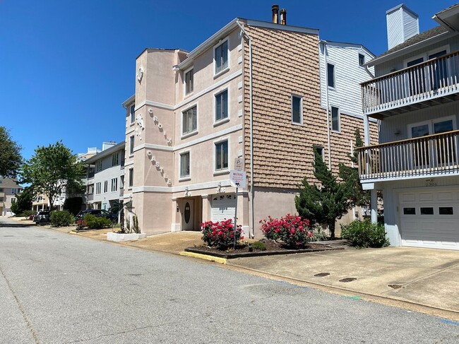 Building Photo - 2308 Croix Dr