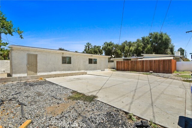 Building Photo - 3008 N Arrowhead Ave