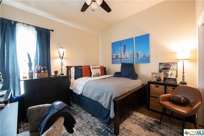 Building Photo - 5633 Briar Fld