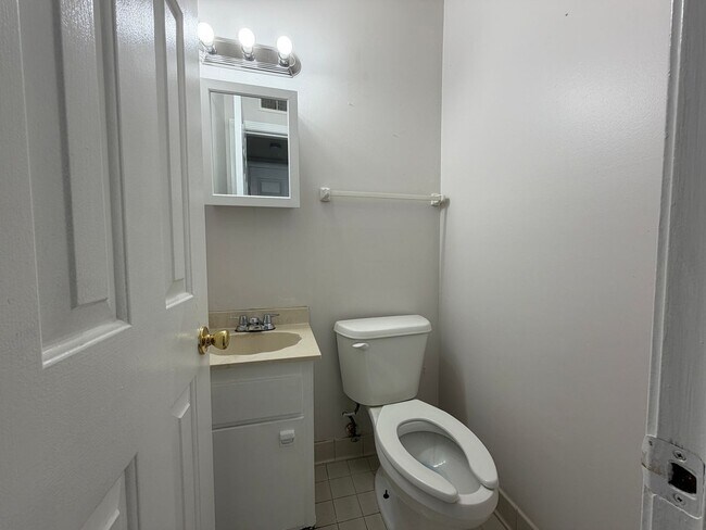 Building Photo - 3408 Clingstone Way