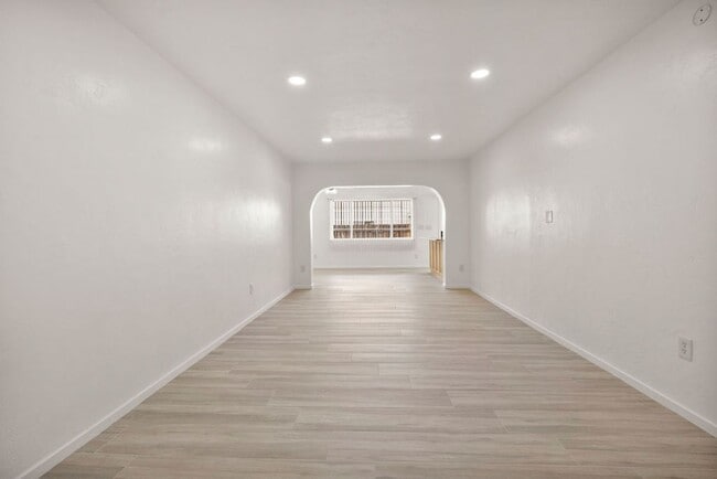 Building Photo - Beautiful Remodeled 3 Bedroom Duplex