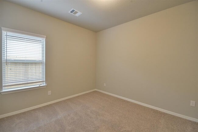 Building Photo - 826 Wembley Wood Wy