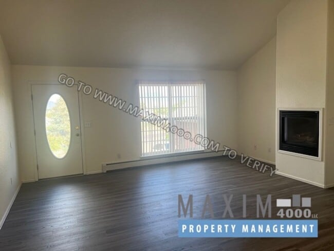 Building Photo - 401 E Mayfield Dr