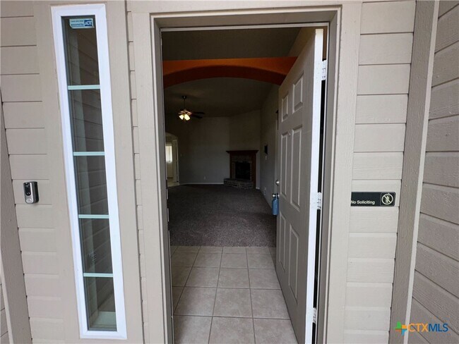 Building Photo - 2702 Montague County Dr