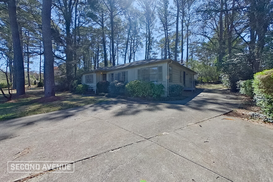 Building Photo - 817 Martinwood Ln