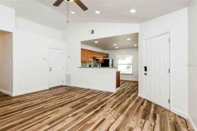 Building Photo - 5638 Piney Ridge Dr