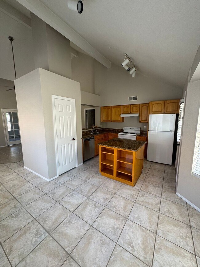 Building Photo - Tempe Home for Rent!