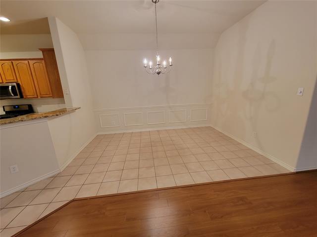 Building Photo - 9380 Snowberry Dr