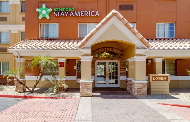 Building Photo - Furnished Studio-Phoenix - Airport - Tempe