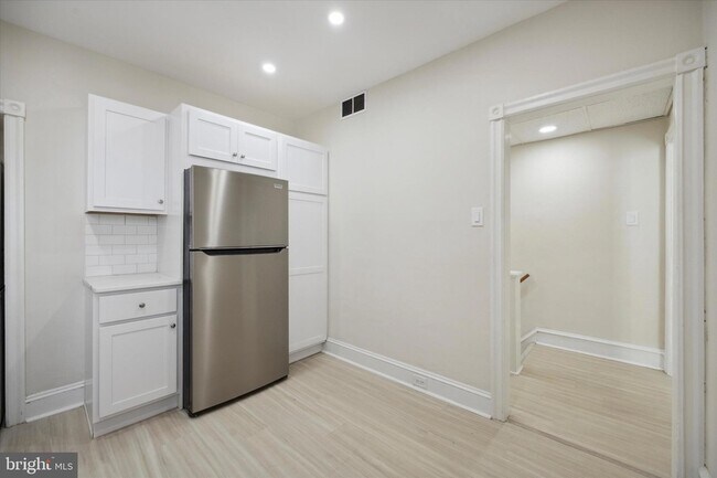 Building Photo - 2308 E Allegheny Ave