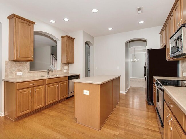Building Photo - 6322 Adobe Rd