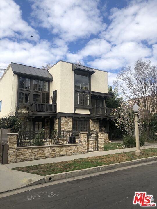 Building Photo - 4161 Fair Ave
