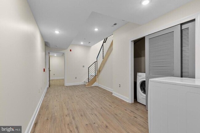 Building Photo - 511 Gorgas Ln