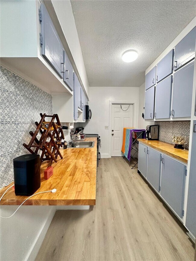 Building Photo - 2200 S Ocean Dr