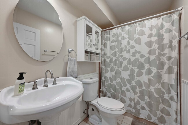 Building Photo - 9209 Rock Way Dr
