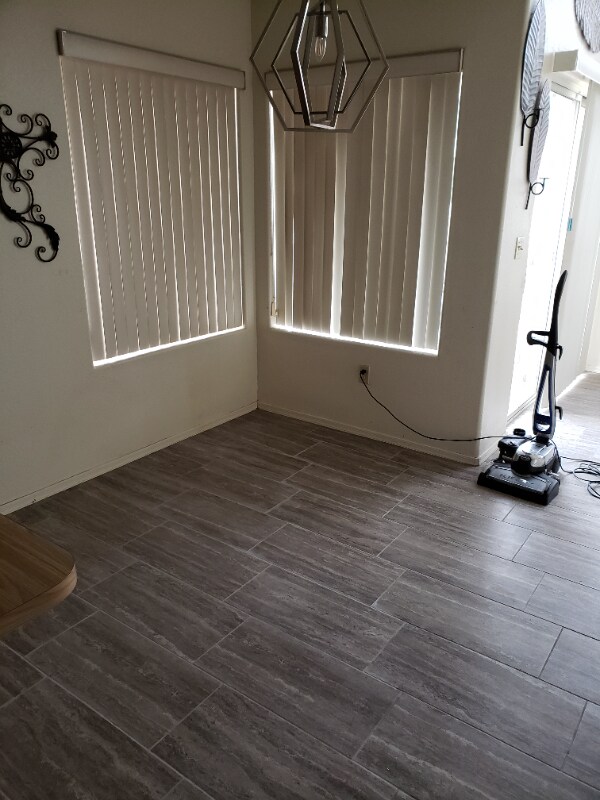 Building Photo - 1126 W Sandy Banks