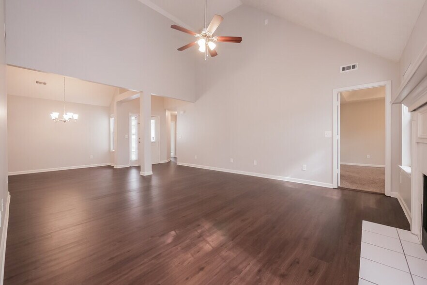 Building Photo - 204 Coldsprings Ct