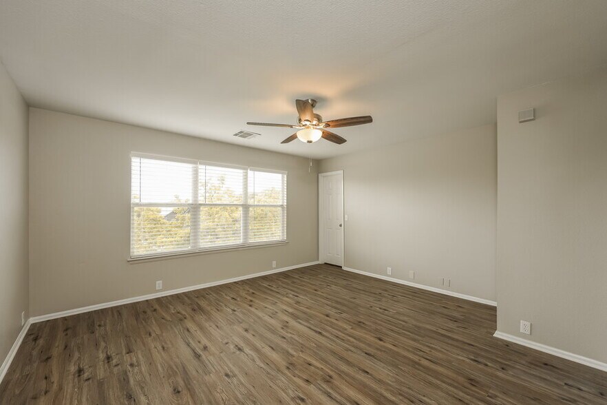 Building Photo - 3522 Blue Topaz