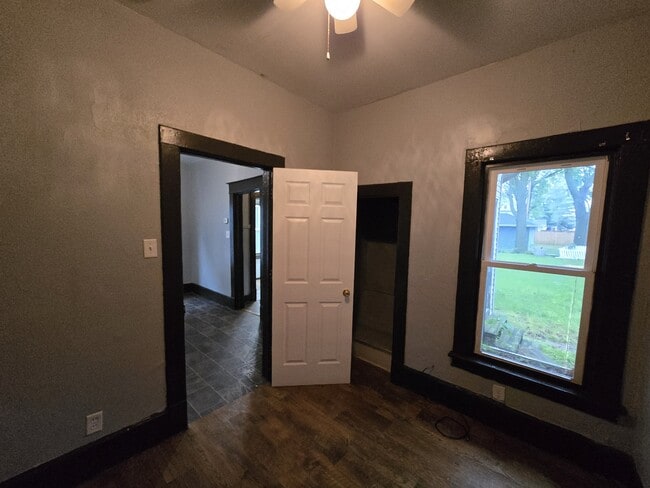 Building Photo - 208 Clay St