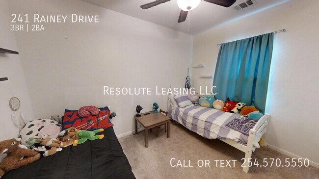 Building Photo - 241 Rainey Dr
