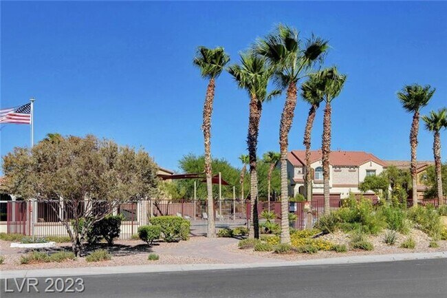 Building Photo - Guard Gated wonderful community 3 Bedroom Townhome!