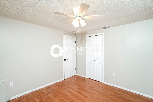 Building Photo - 3 Bedroom Pet-Friendly Home in Port Richey, FL with Main Street Renewal