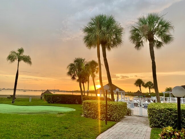 Building Photo - 4225 38th Ave S