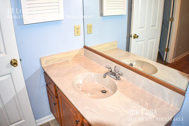 Building Photo - 18 Lisbon Way