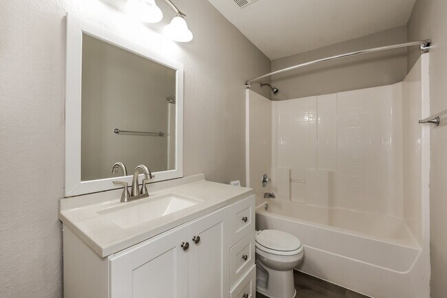 Building Photo - 1159 Whispering Meadows