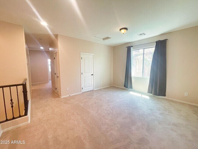 Building Photo - 3507 S Falcon Dr