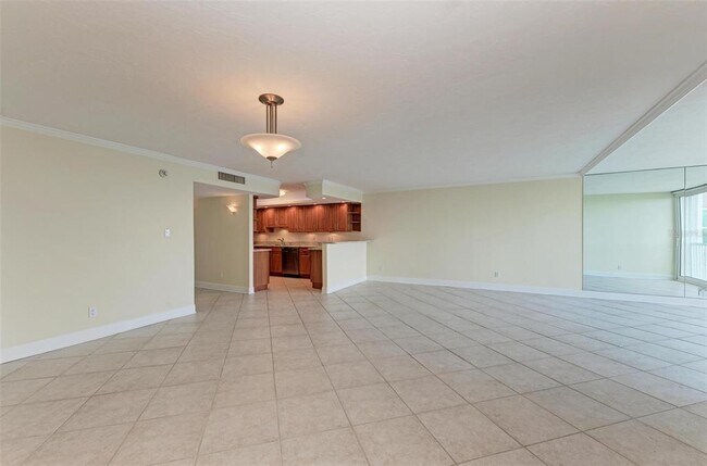 Building Photo - 435 S Gulfstream Ave