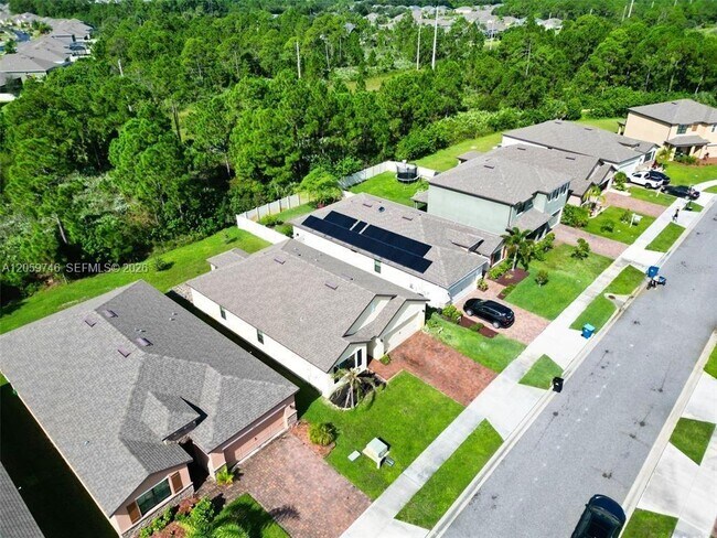Building Photo - 808 Old Country Rd S E