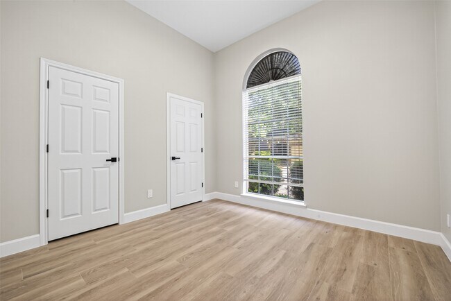 Building Photo - 3117 Cedar Knolls Dr