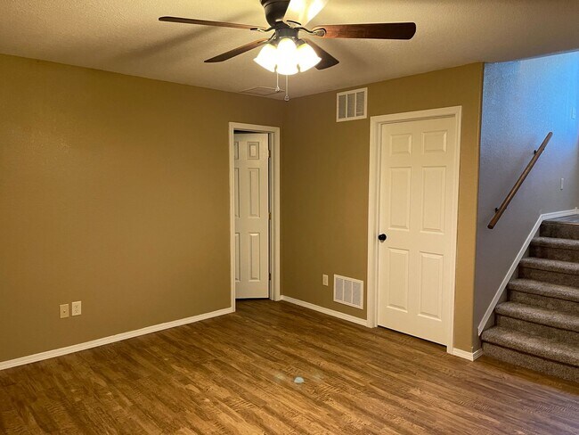 Building Photo - KU3-Osage Duplex 3