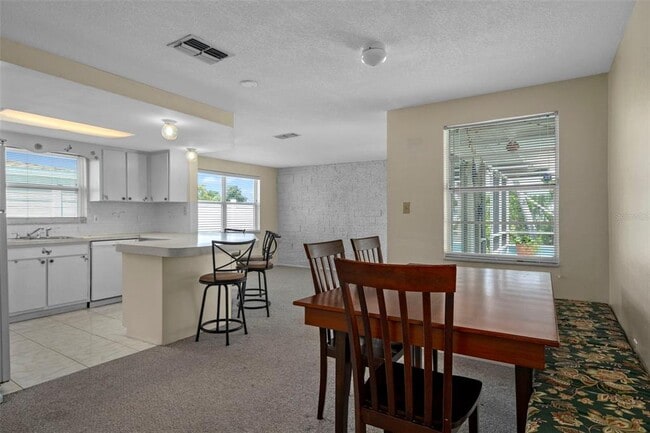Building Photo - 7403 Populus Dr