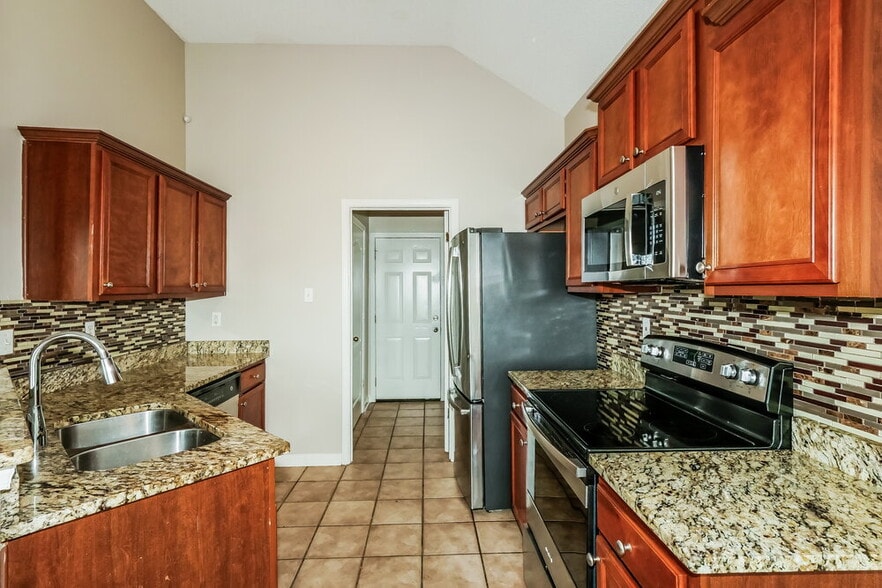 Building Photo - 60 Penny Ln