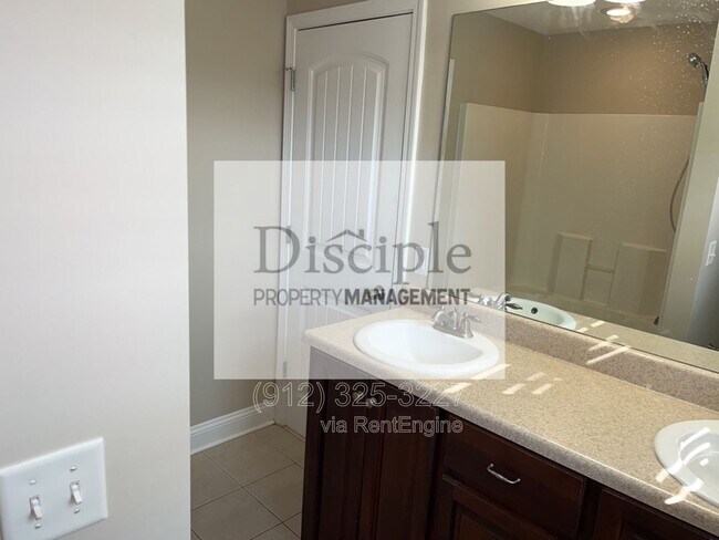 Building Photo - 202 Scarlett Ln