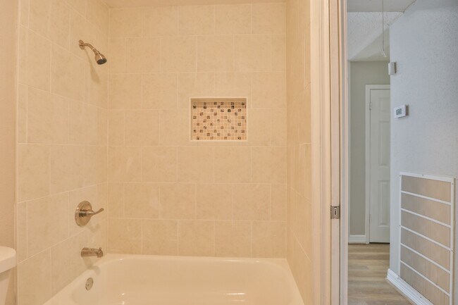 Building Photo - 509 Belmont Dr