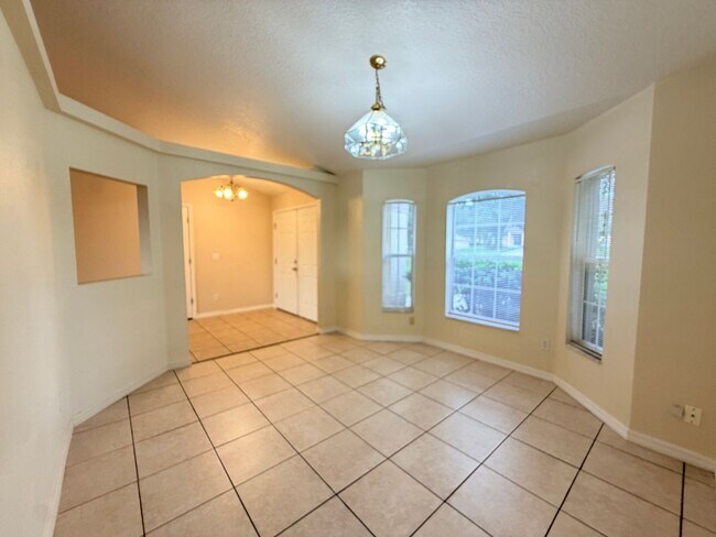 Building Photo - 10438 Vista Pines Loop