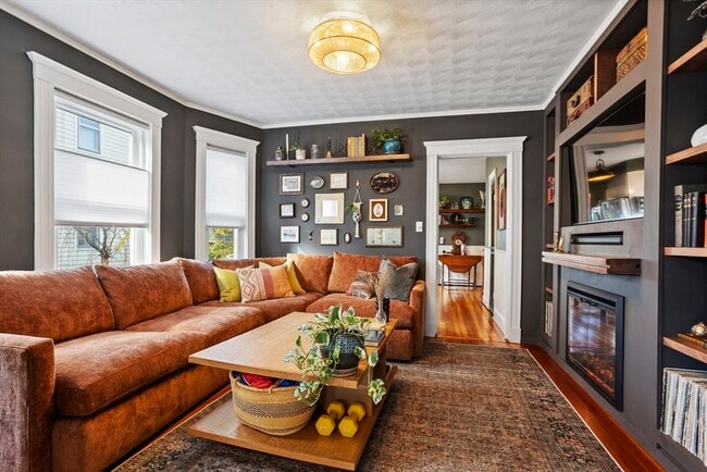 Building Photo - 36 Windsor St